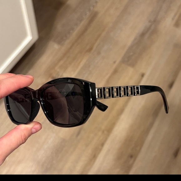 CC Boutique Accessories - CC Boutique Black Sunglasses with Chain-Detail Temples